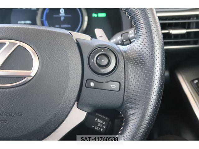 Lexus IS 2016-02 388394-16