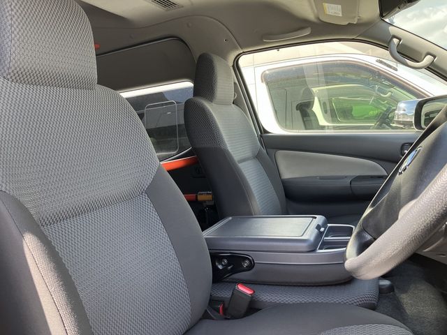 Nissan NV350 Caravan 2019-01 8382-27