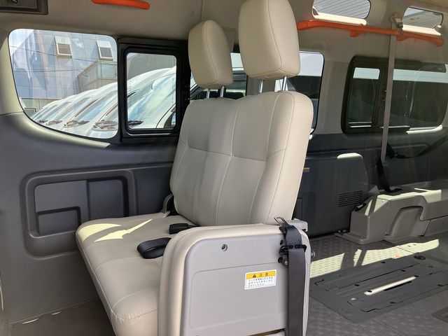 Nissan NV350 Caravan 2019-01 8382-16