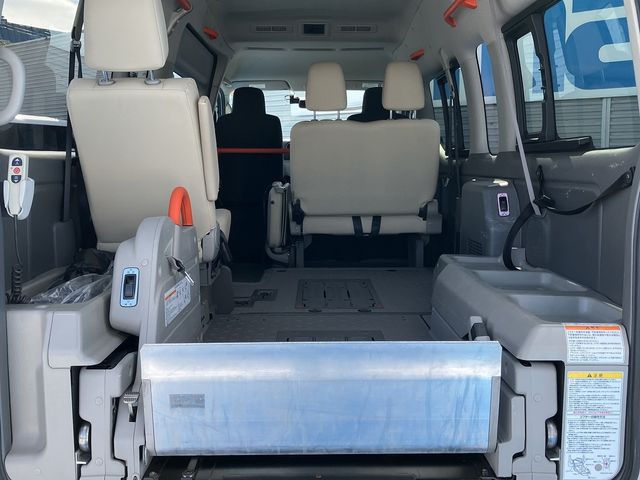 Nissan NV350 Caravan 2019-01 8382-9