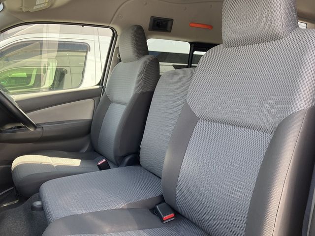Nissan NV350 Caravan 2019-01 8382-28