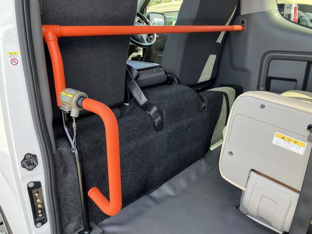 Nissan NV350 Caravan 2019-01 8382-15