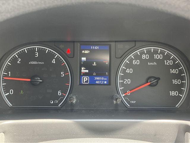 Nissan NV350 Caravan 2019-01 8382-19