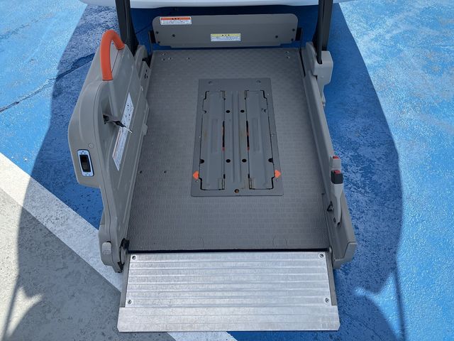 Nissan NV350 Caravan 2019-01 8382-8