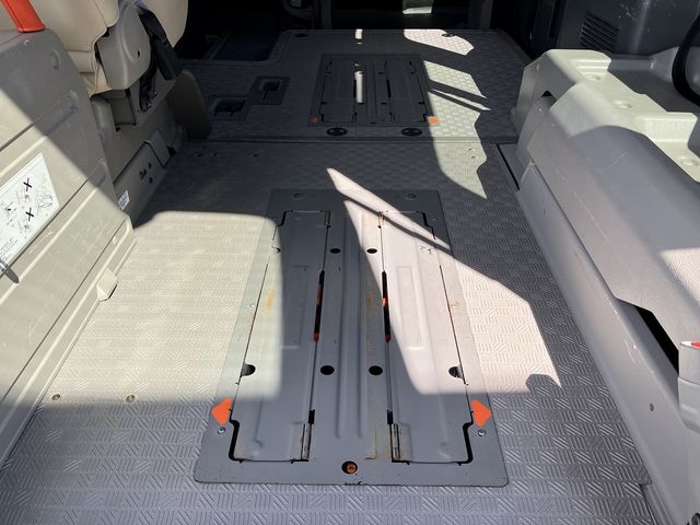 Nissan NV350 Caravan 2019-01 8382-12