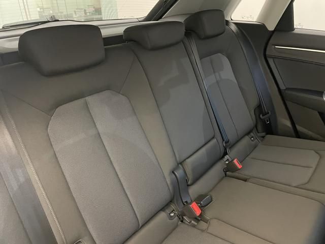 Audi Q3 2021-06 18644-14