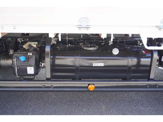 Mitsubishi CANTER 2023-07 22662-17