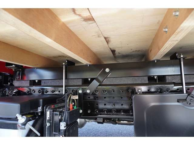 Mitsubishi CANTER 2023-07 22662-10