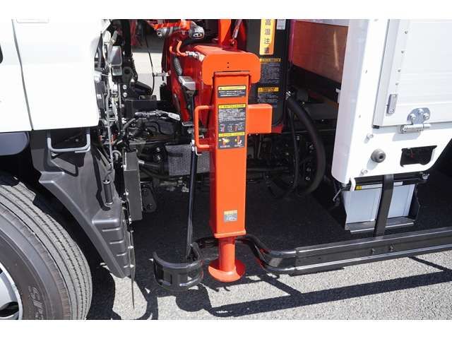Mitsubishi CANTER 2023-07 22662-19