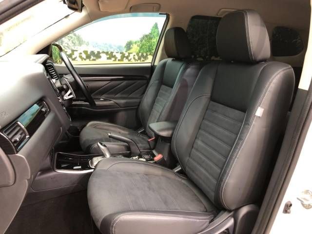 Mitsubishi OUTLANDER PHEV 2016-10 184993-8