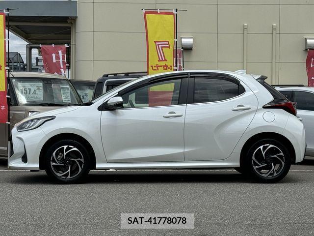 Toyota YARIS 2022-07 337548-7