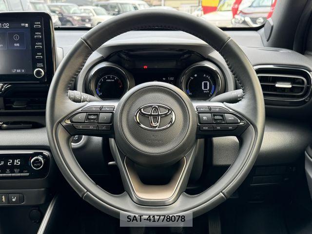 Toyota YARIS 2022-07 337548-10