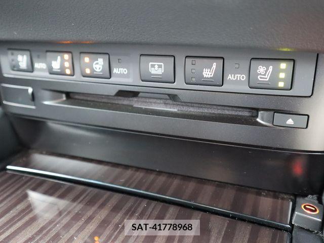 Lexus ES 2019-06 300393-16