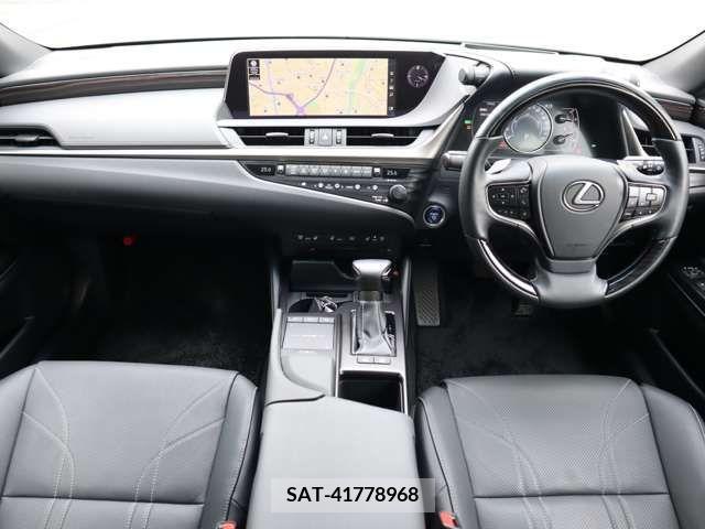 Lexus ES 2019-06 300393-7