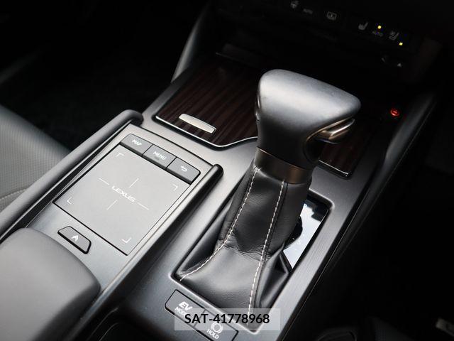 Lexus ES 2019-06 300393-15