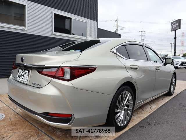 Lexus ES 2019-06 300393-6