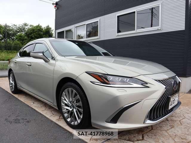 Lexus ES 2019-06 300393-2