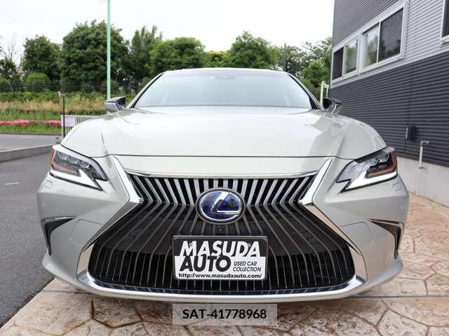 Lexus ES 2019-06 300393-1