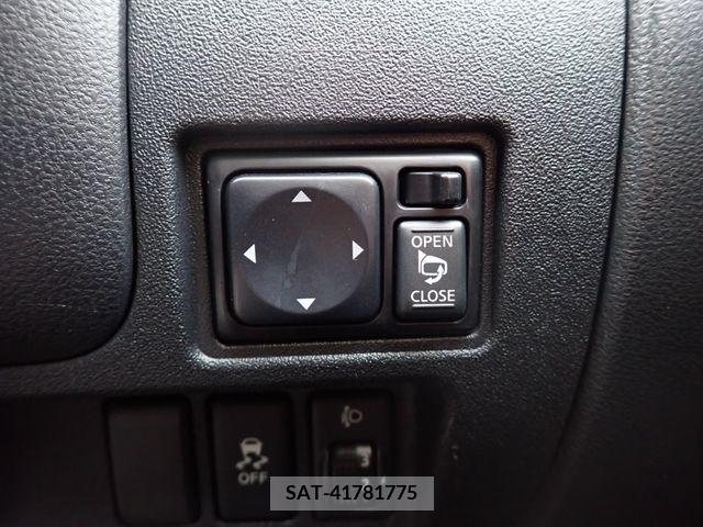 Nissan MARCH 2017-12 217397-8
