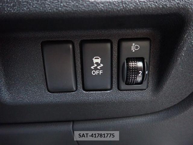 Nissan MARCH 2017-12 217397-9