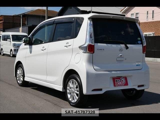 Nissan DAYZ 2014-01 323265-17