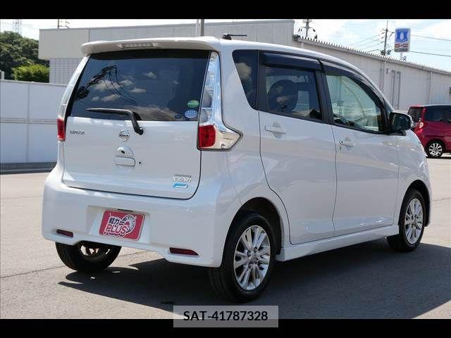 Nissan DAYZ 2014-01 323265-16