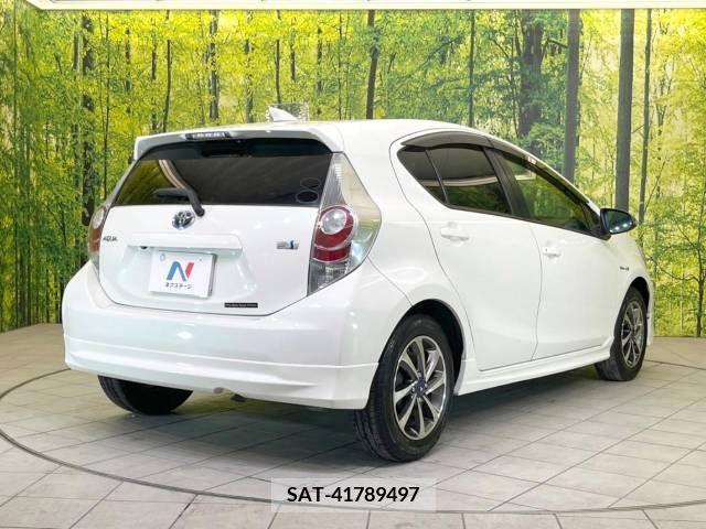 Toyota AQUA 2014-03 257034-15