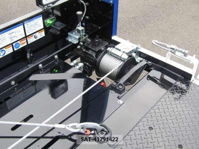 Mazda TITAN 2024-06 379818-16
