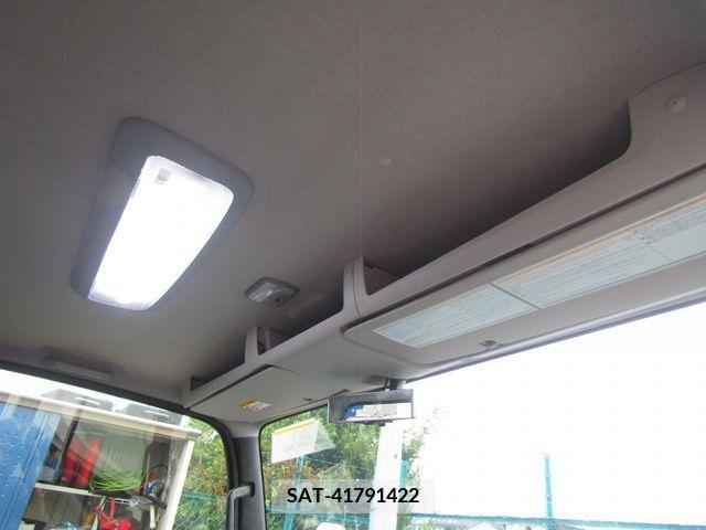 Mazda TITAN 2024-06 379818-28