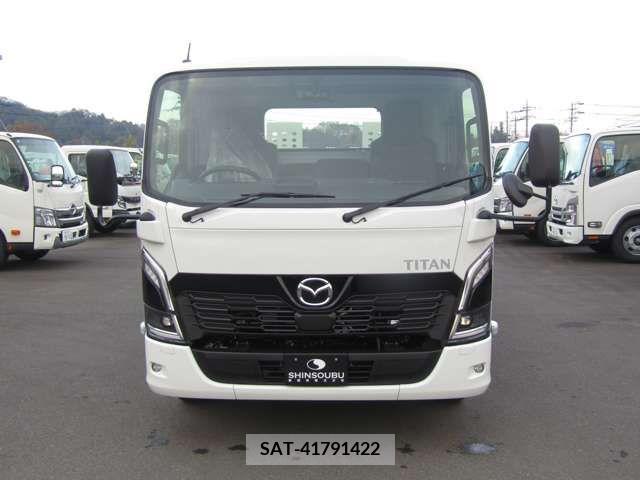 Mazda TITAN 2024-06 379818-1