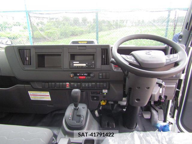 Mazda TITAN 2024-06 379818-19