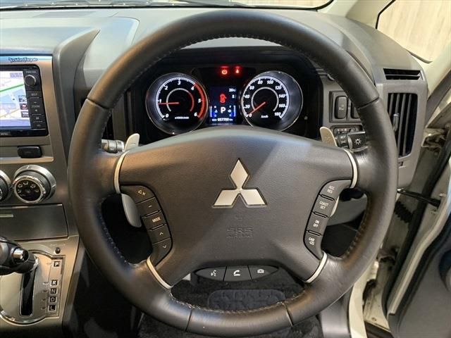Mitsubishi DELICA D5 2013-03 11401-26