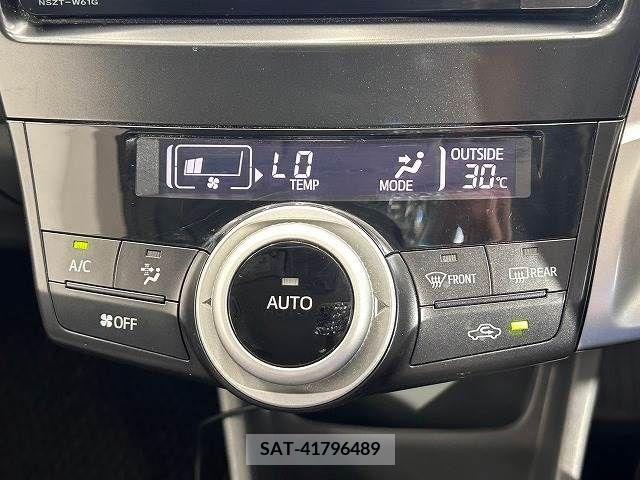 Toyota PRIUS ALPHA 2011-09 339185-7