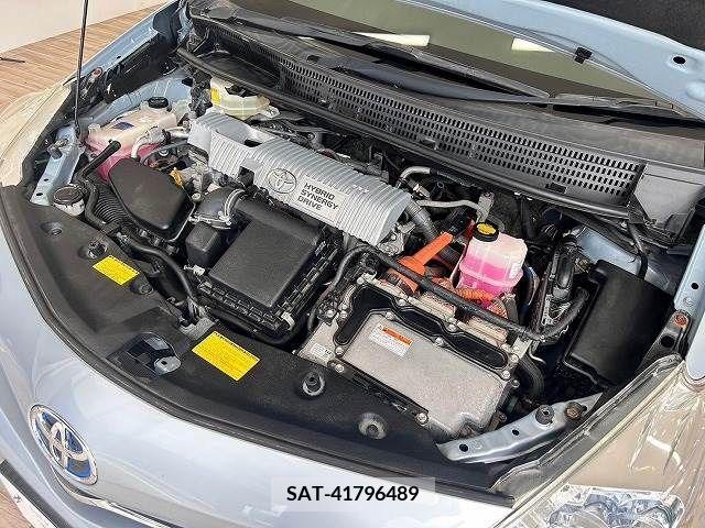 Toyota PRIUS ALPHA 2011-09 339185-19