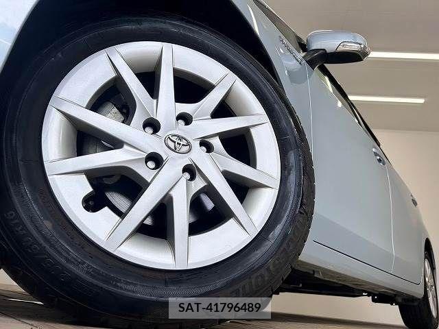 Toyota PRIUS ALPHA 2011-09 339185-18