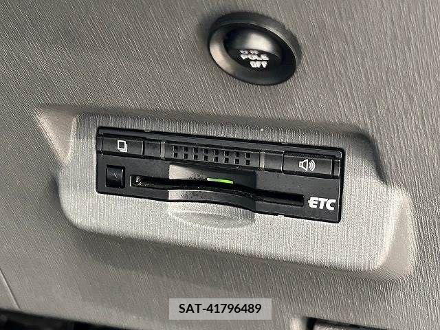 Toyota PRIUS ALPHA 2011-09 339185-5