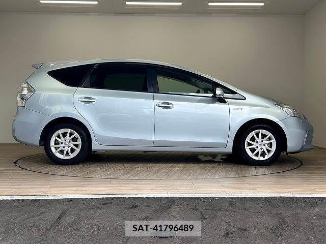 Toyota PRIUS ALPHA 2011-09 339185-14