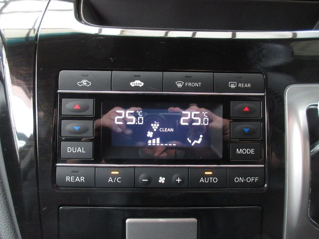 Nissan ELGRAND 2012-07 18252-21