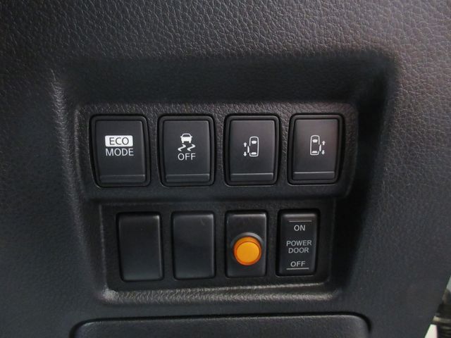 Nissan ELGRAND 2012-07 18252-22