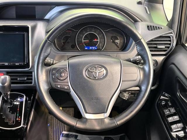 Toyota VOXY 2017-12 13812-12