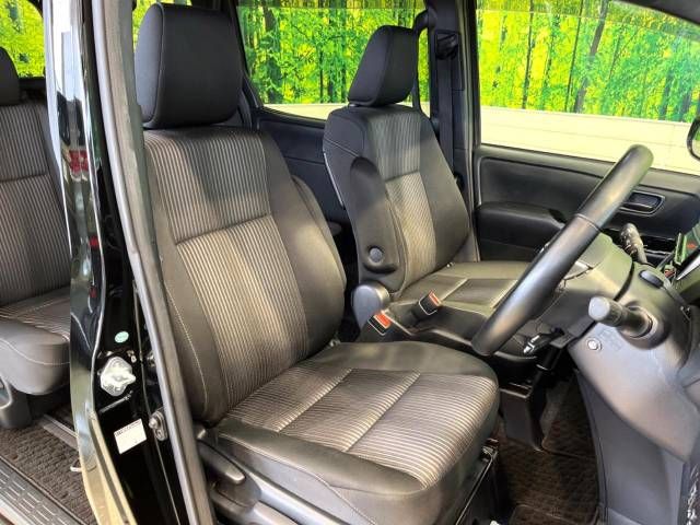 Toyota VOXY 2017-12 13812-8