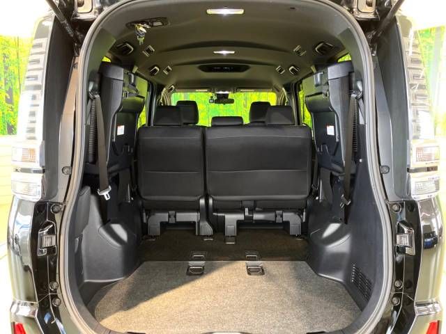 Toyota VOXY 2017-12 13812-11
