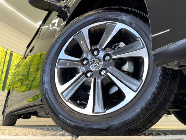 Toyota VOXY 2017-12 13812-14