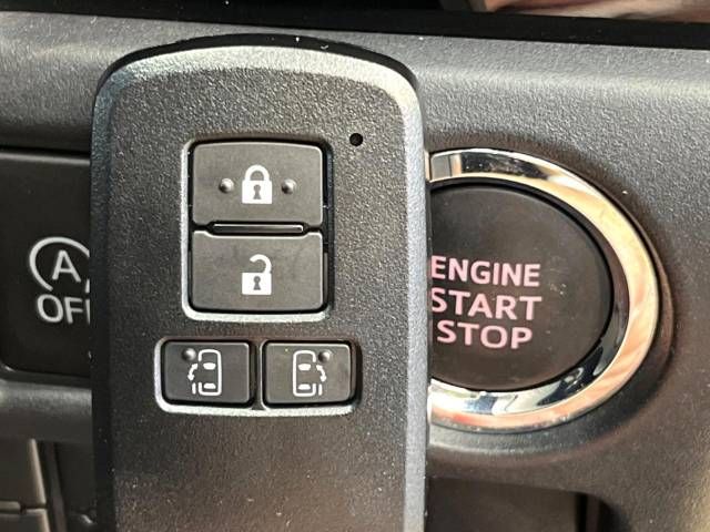 Toyota VOXY 2017-12 13812-7