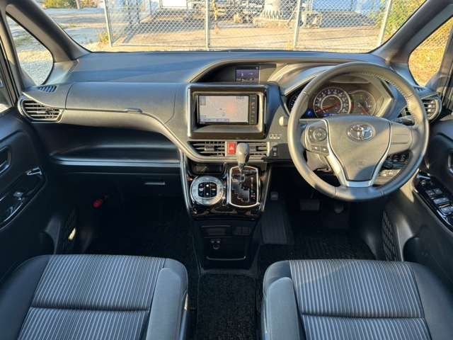 Toyota NOAH 2019-06 195188-1