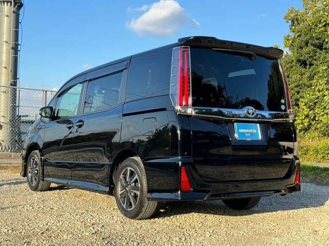 Toyota NOAH 2019-06 195188-4