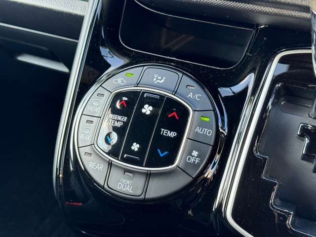 Toyota NOAH 2019-06 195188-12