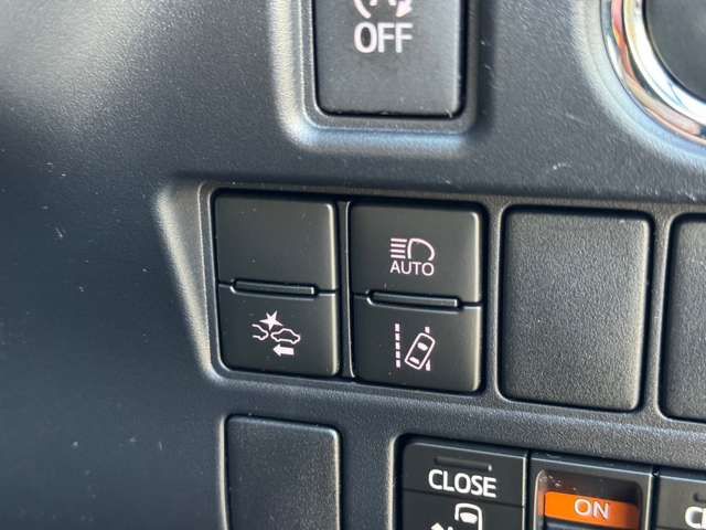 Toyota NOAH 2019-06 195188-15