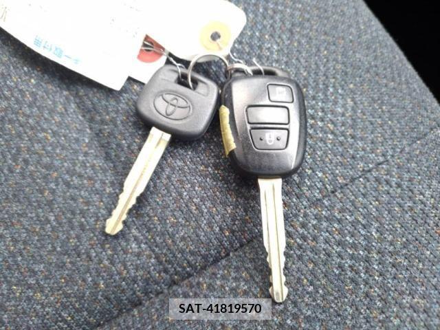 Toyota SIENTA 2016-01 351422-21