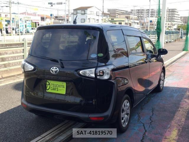 Toyota SIENTA 2016-01 351422-1